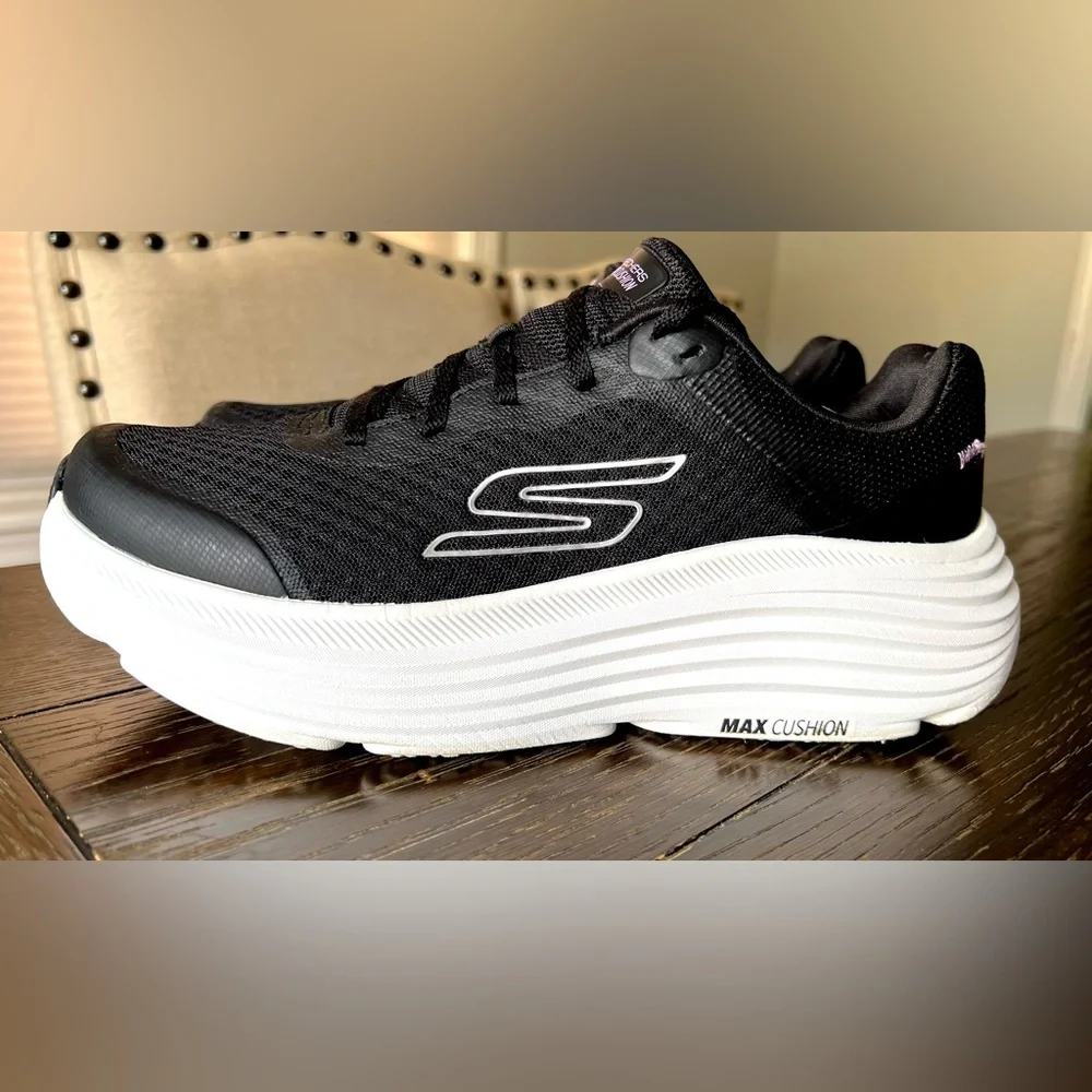 SKECHERS MAX CUSHIONING MESH LACE UP SNEAKERS ENDEAVOR SIZE 9.5 - Picture 4 of 13